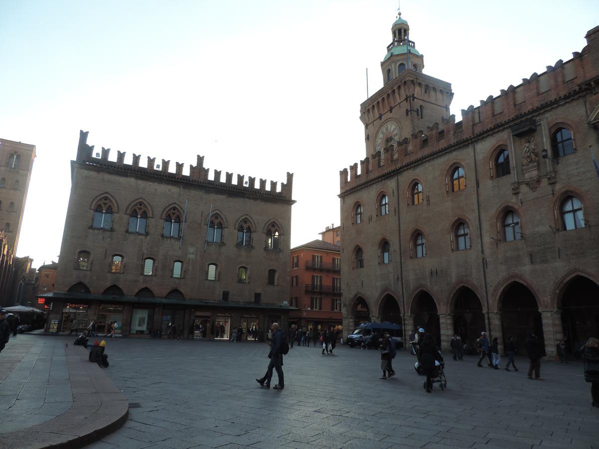 B&B Piazza Grande Bologna Bagian luar foto